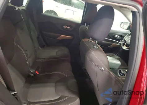 2017 Jeep Cherokee Latitude z USA, uszkodzony, nr VIN 1C4PJLCS5HW574385